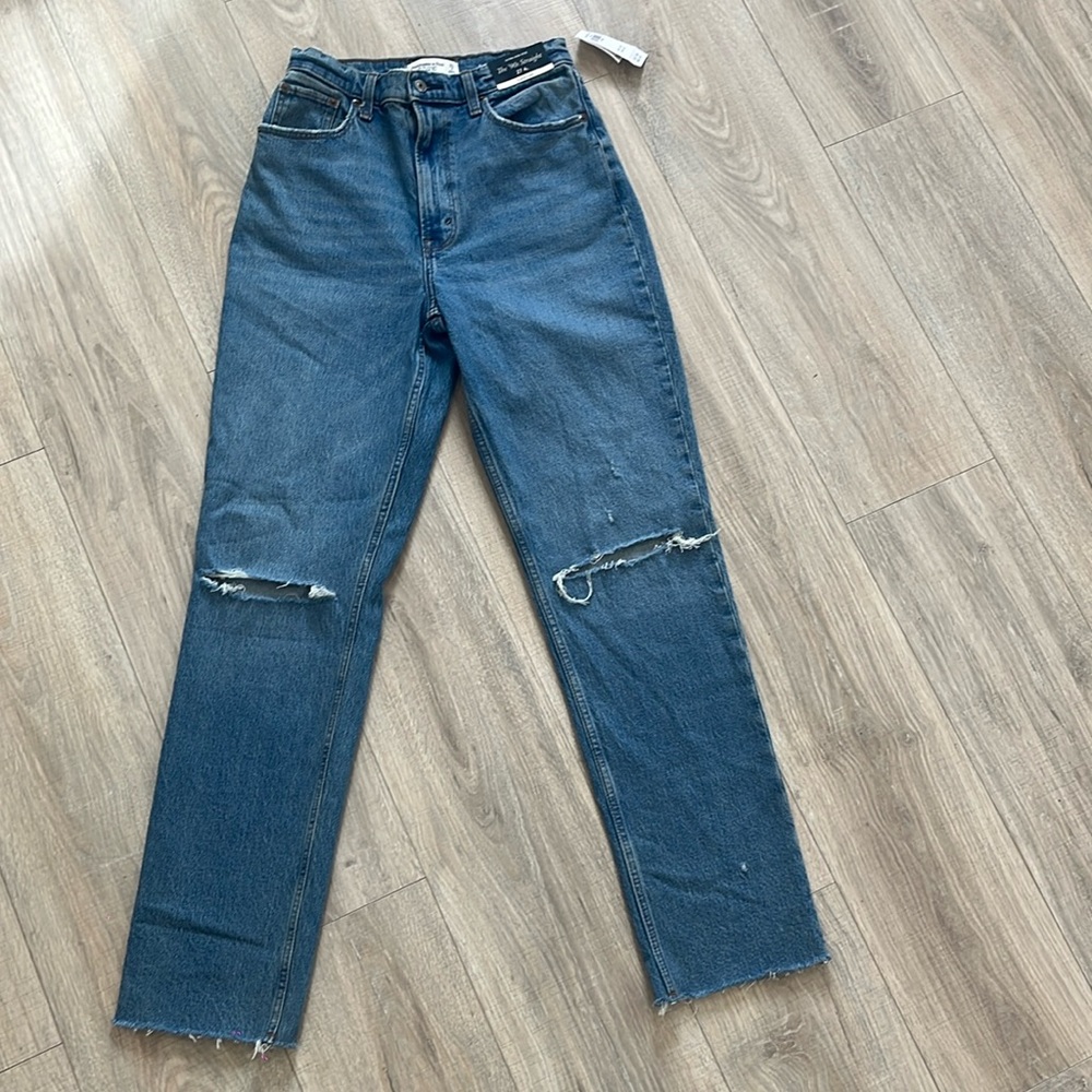 NWT Abercrombie & Fitch Women’s Jeans size 27/4 L Curve Love